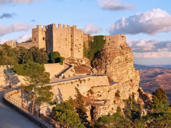 Erice e Selinunte - Intera Giornata di Noleggio Automezzo con Autista - KM 350 A/R Ore 12 - immagine 2